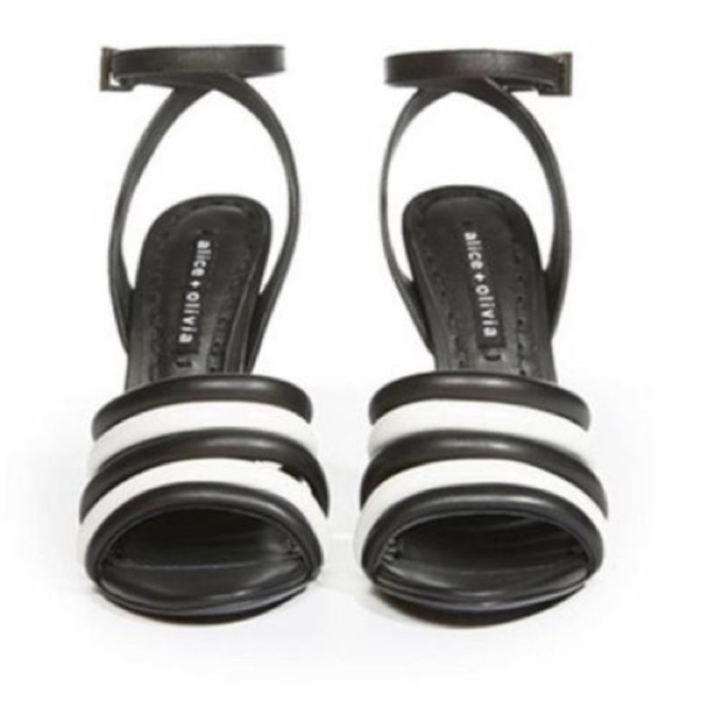 Alice + Olivia Tahlia sandals - Picture 3 of 3